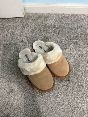 Minnetonka Shoes